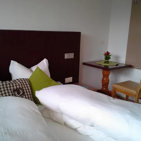 - Ferienwohnung Waldrand