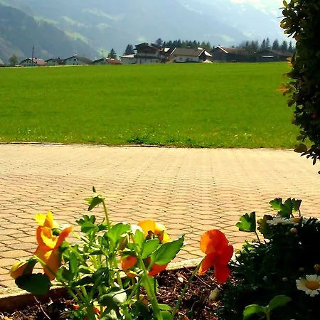 - Ferienwohnung Waldrand Ried im Zillertal