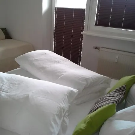 - Ferienwohnung Waldrand